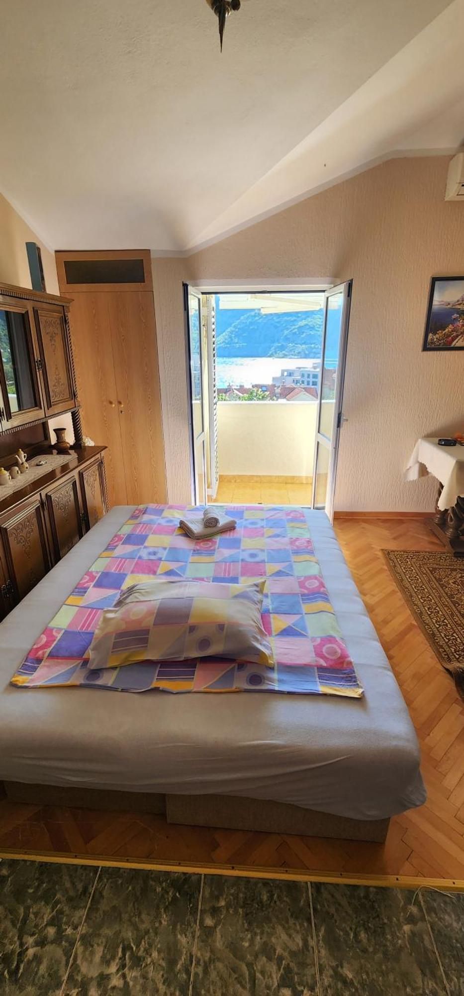 Lorena Rooms Risan Bagian luar foto