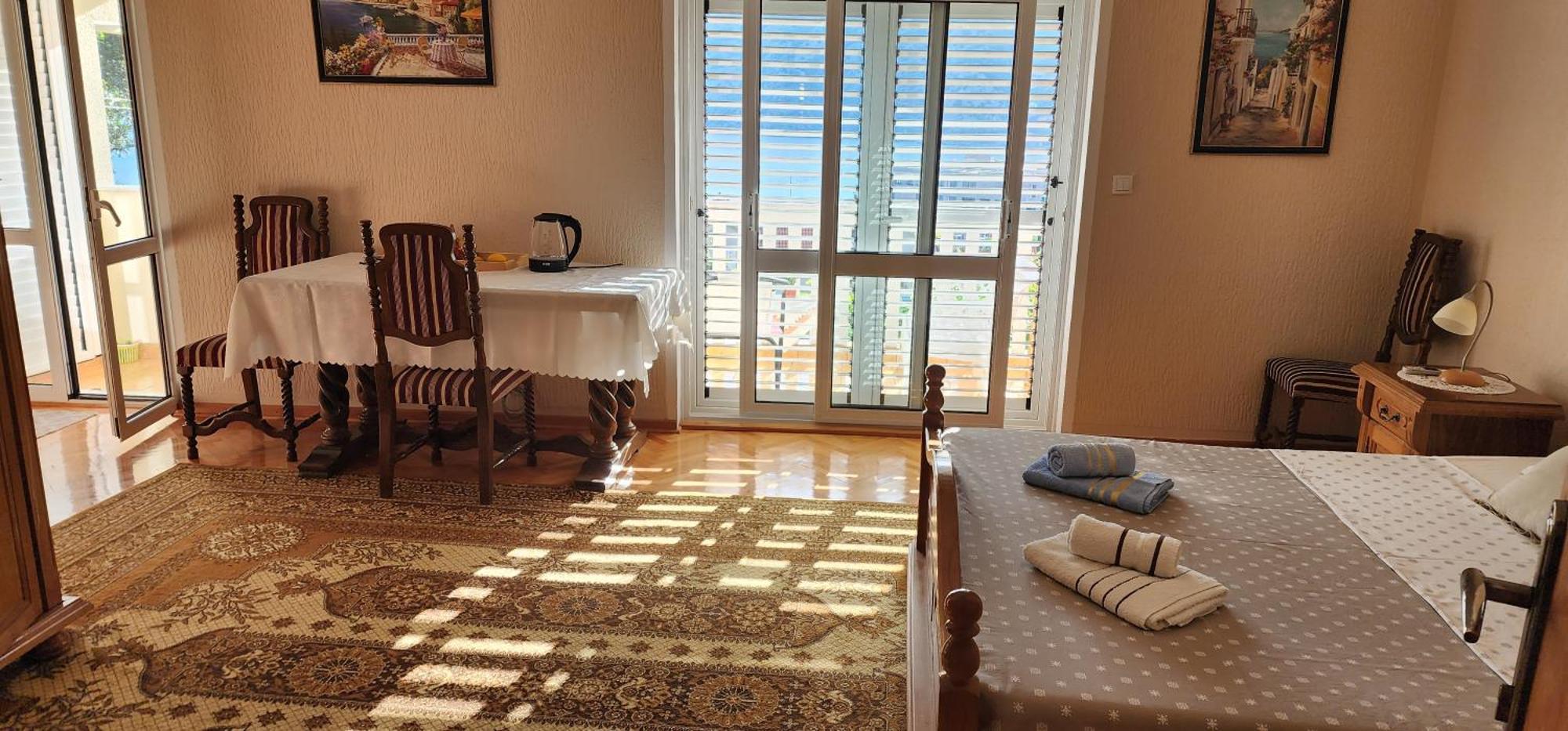 Lorena Rooms Risan Bagian luar foto